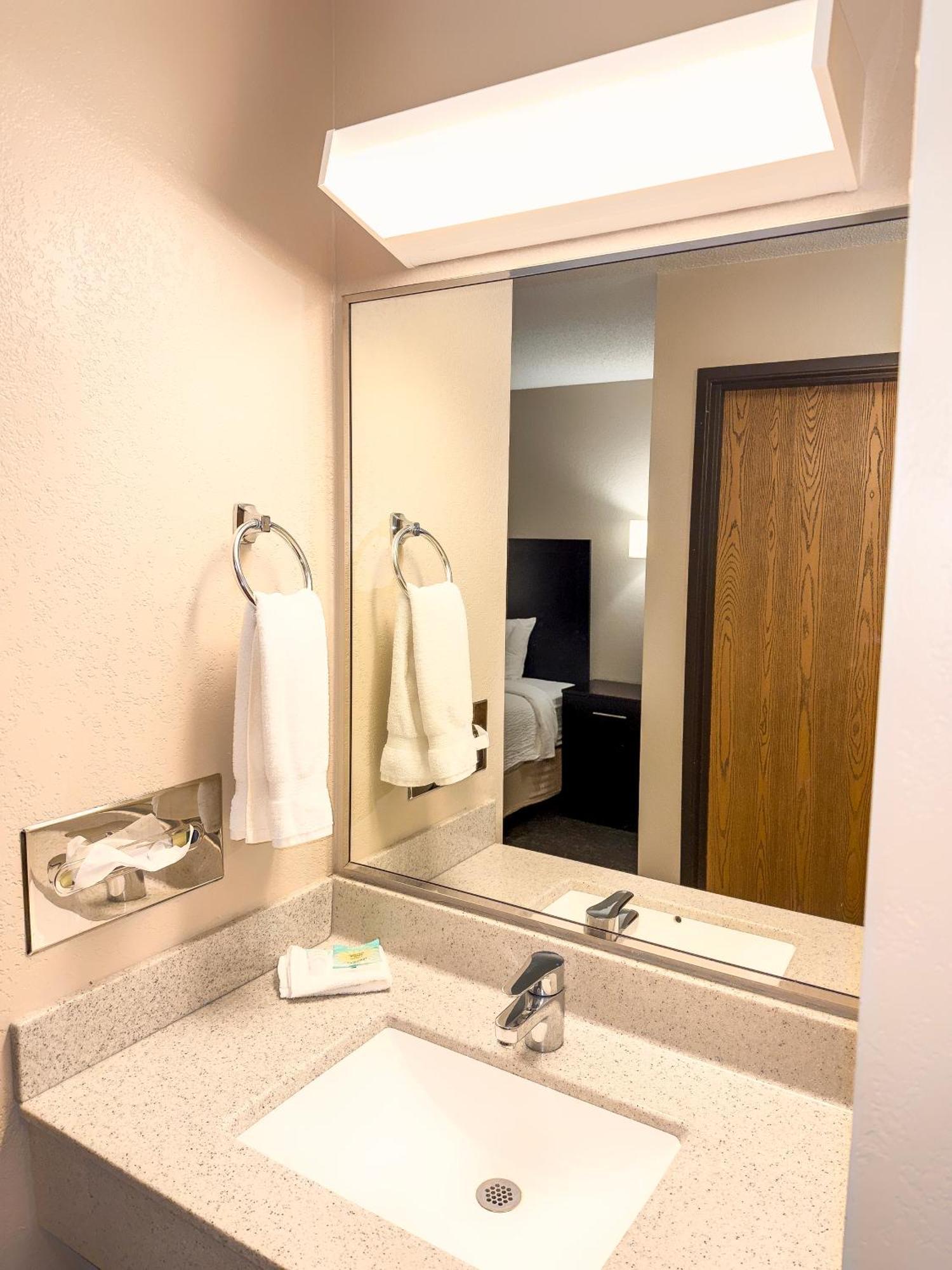 Country Trails Inn &Suites Lanesboro Extérieur photo